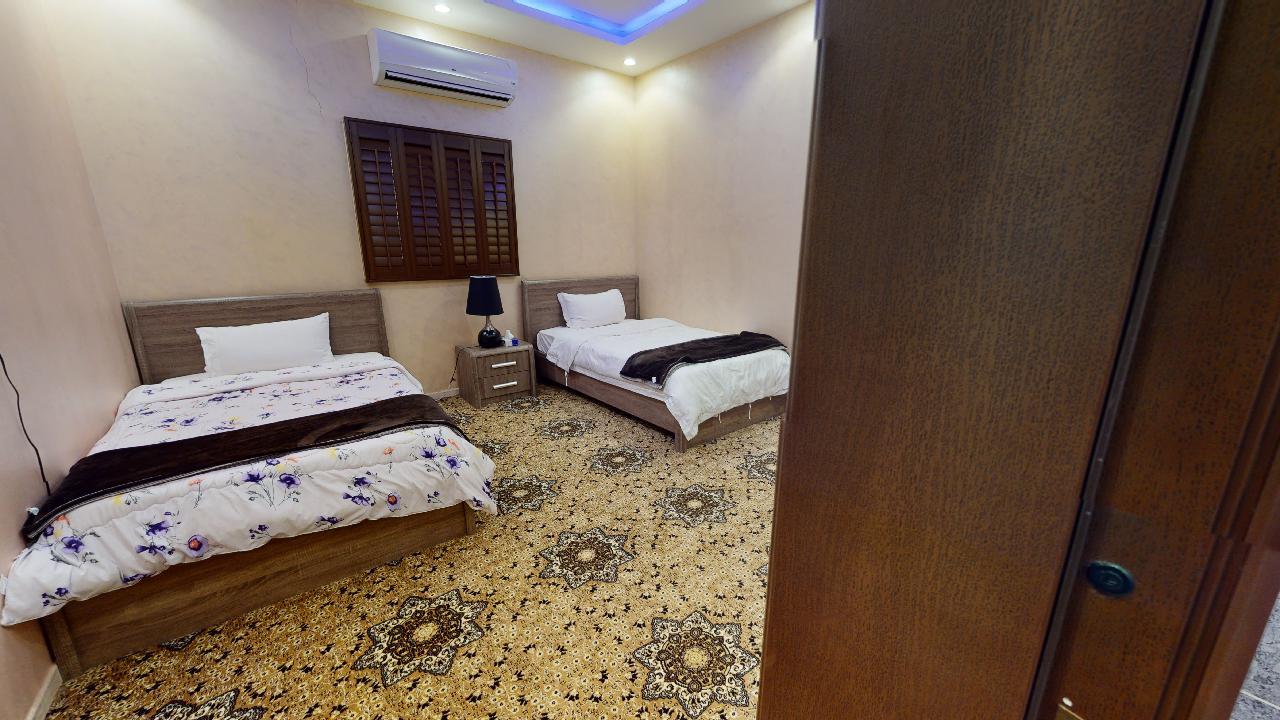 Comfy Chalet with Comfortable and Simple Furniture | 905 Bedroom