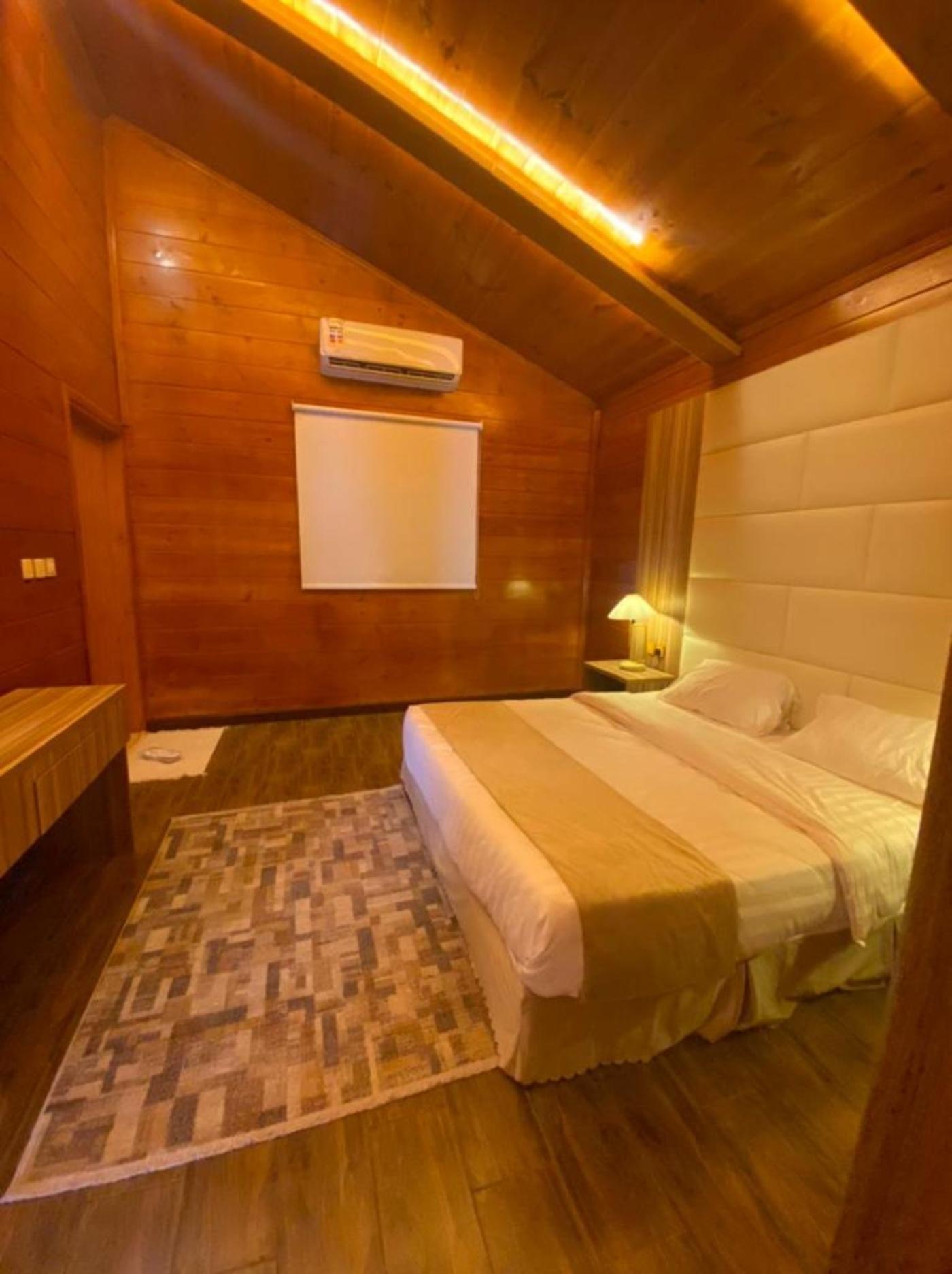 Comfy Chalet with Comfortable and Simple Furniture | 2716 Room
