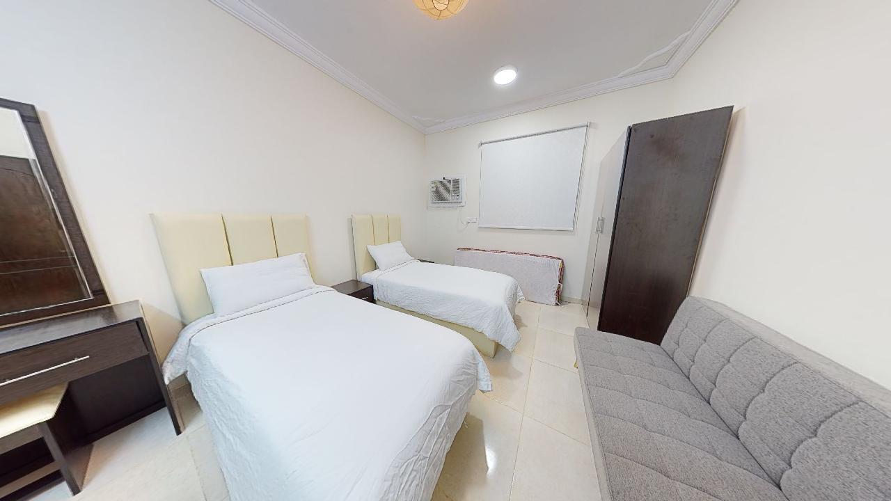 Comfy Apartment with Comfortable and Simple Furniture | 1976 Room