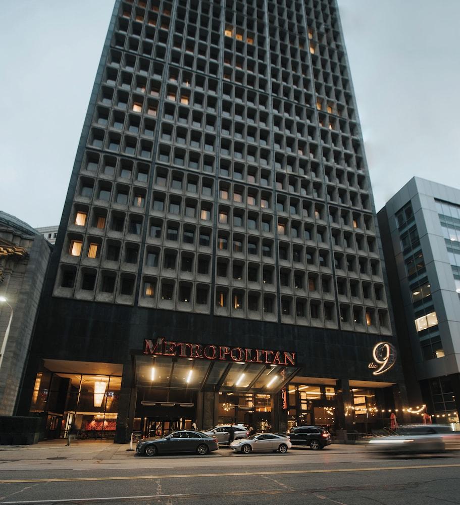 متروبوليتان آت ذا 9، أوتوجراف كوليكشن المنطقة الخارجية