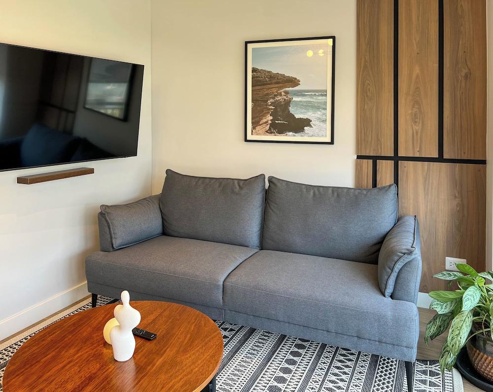 جراي باي وينوود هاوس