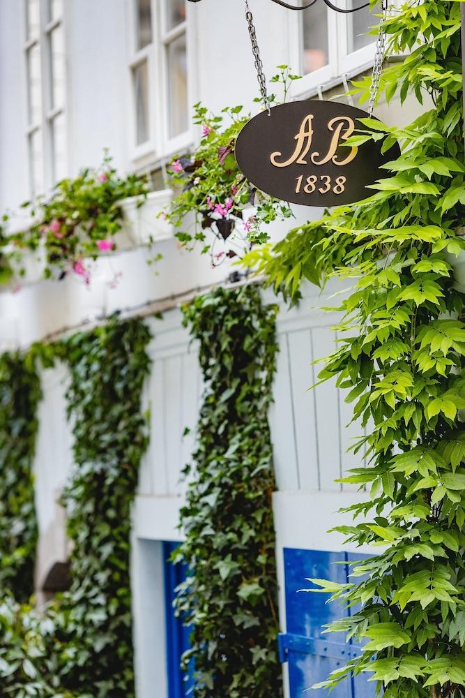 إيه ي جوبلجانا ذا برينسيس كاسل تريبليكس داخلي