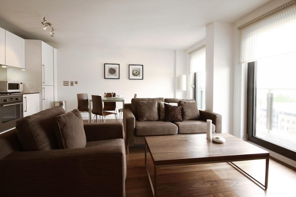 بيركشاير روومز-سلاو