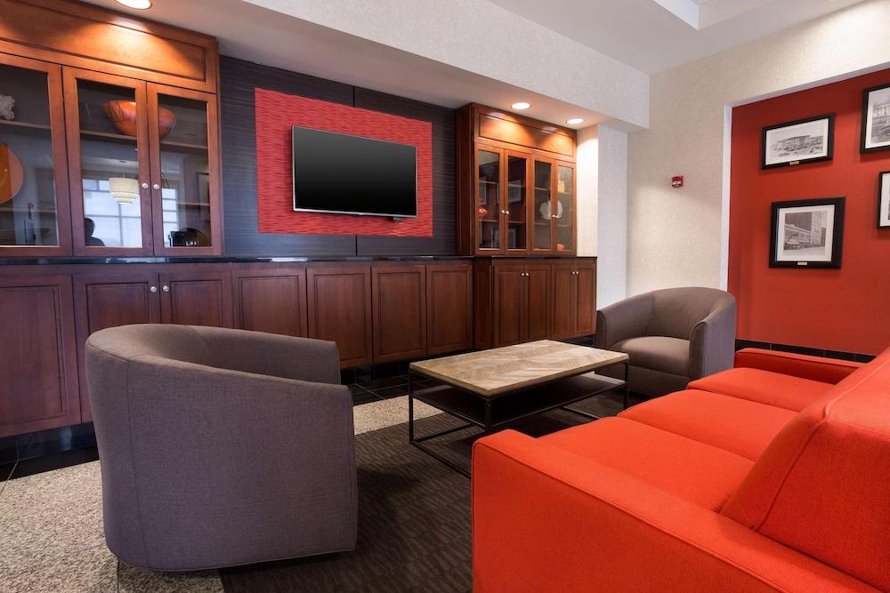 دروري إن آند سويتس مونتوجمري الردهة