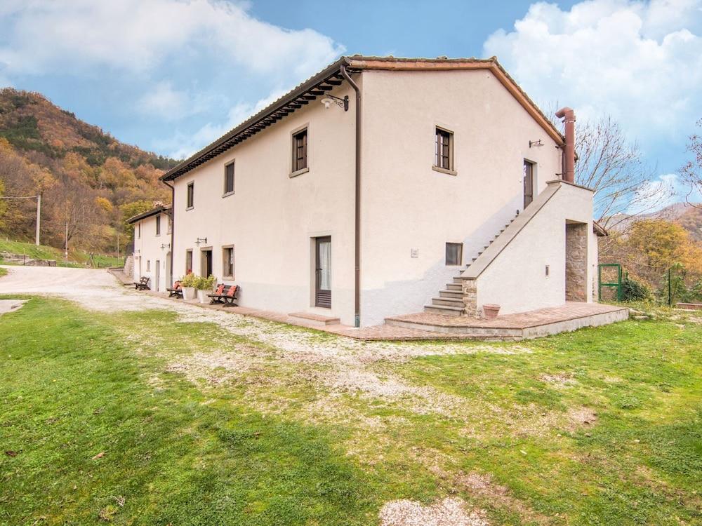 Fascinating Apartment in Borgo Pace With Barbecue Exterior