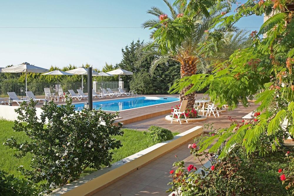 Elaia Villas
