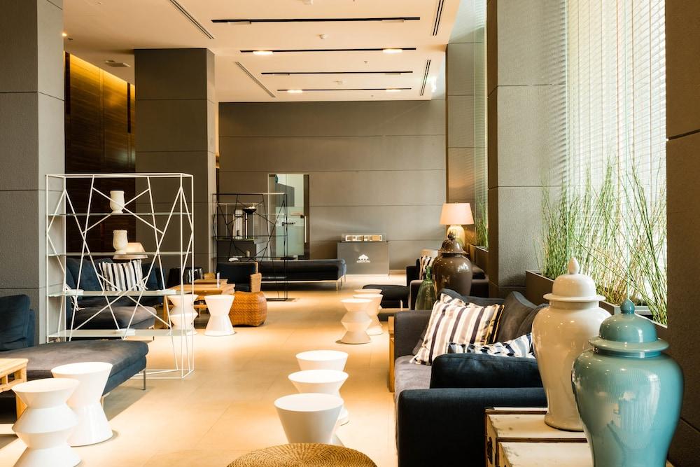 يونيكس ساوث باتايا باي جرانديس فيلاز منطقة الجلوس في الردهة