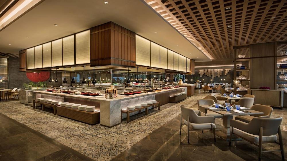 كراون بلازا شيانغشي، آن آي آيتش جي هوتل أخرى