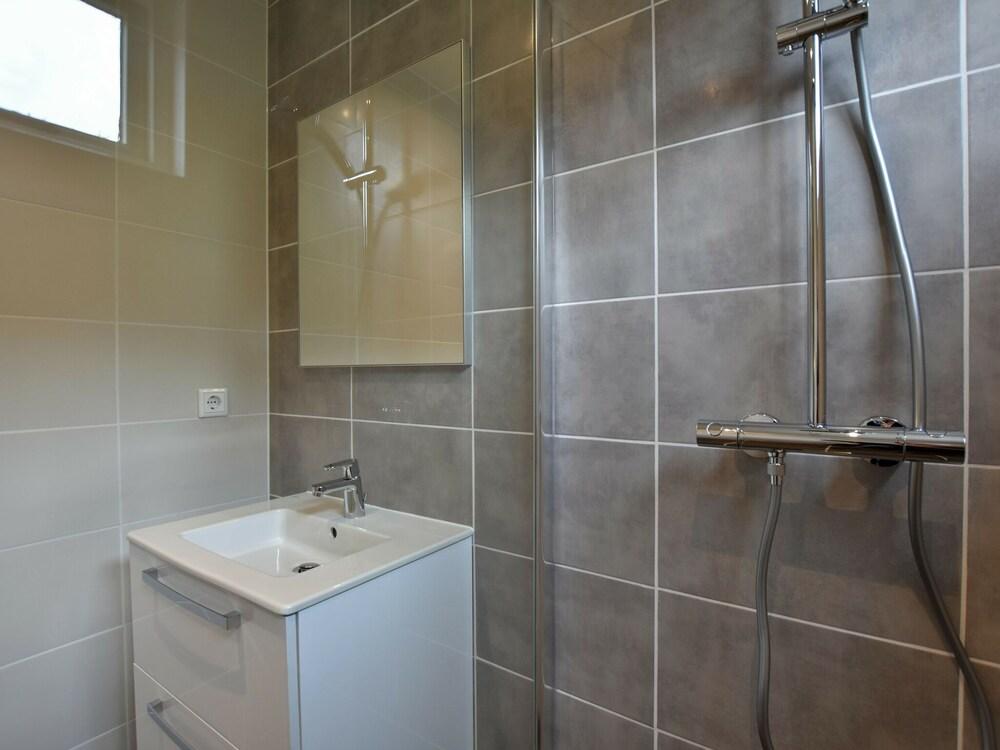 لاكشري هوليداي هوم إن هولشورست ويذ تيريس حمام