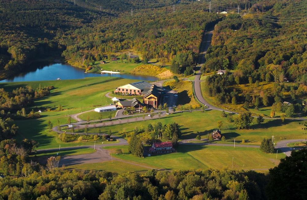 هوب ليك لودج آند إندور ووتر بارك منظر من الجو