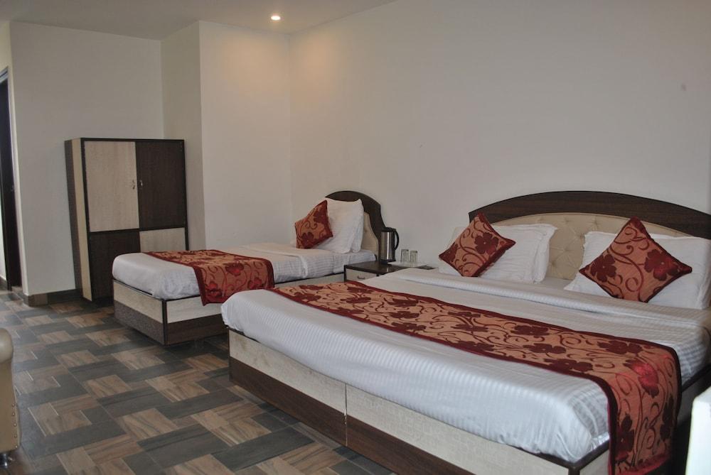 Hotel Maha Luxmi Palace Room