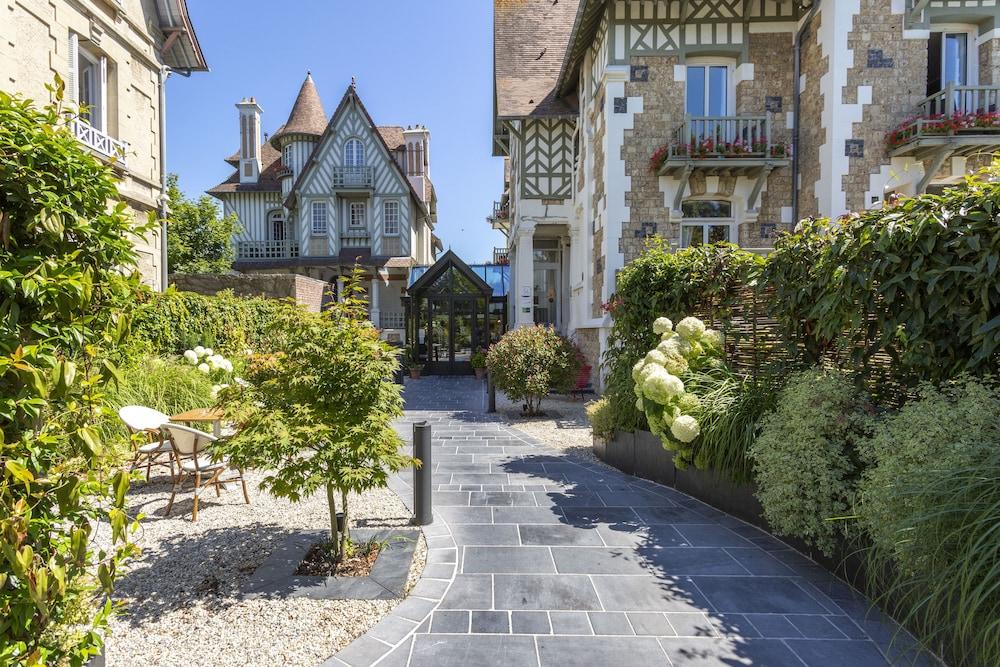 فيلا أوجيفال أوتل آند سبا تفاصيل الفندق من الخارج