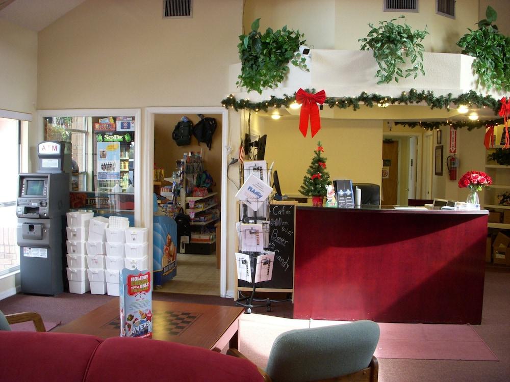 فلوريدا ديلوكس فيلاز، كونكوس آند هومز منطقة الاستقبال