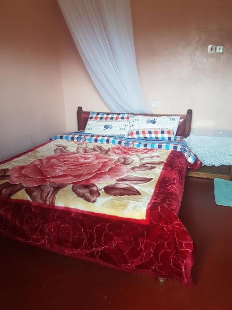 Sultan Hamud Pyramids Resort Room