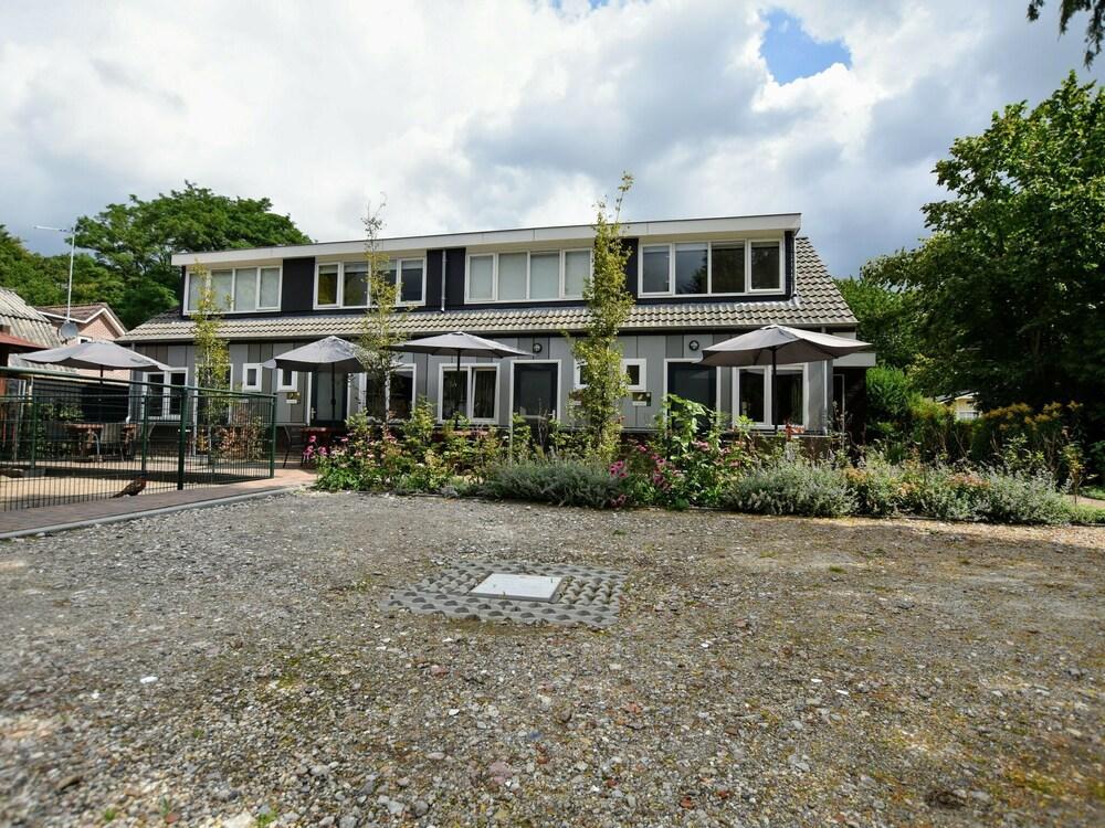 مودرن هوليداي هوم إن هولشورست ويذ برايفت تيراس المنطقة الخارجية