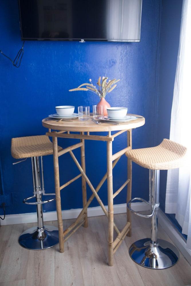 Amazing Studio in Beverly Boulevard! Sleeps 3! In-Room Dining