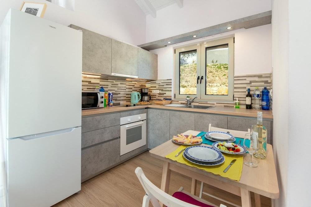 Villa Ifigeneia Swimming Pool Walk to Beach Sea Views A C Wifi - 3455 Room