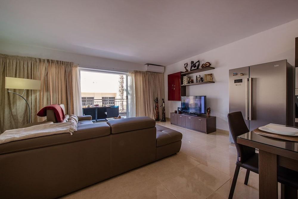 Luxury Apartment near Sea