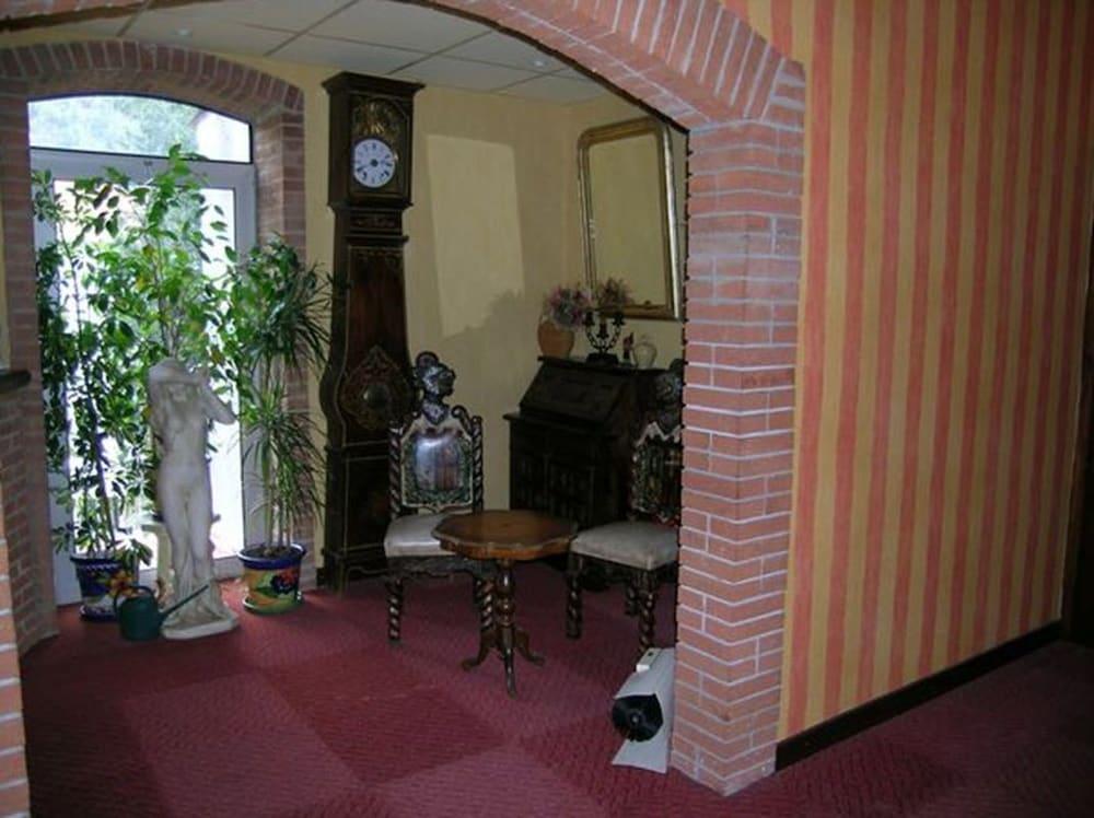 هوتل لا بيرجولا داخلي