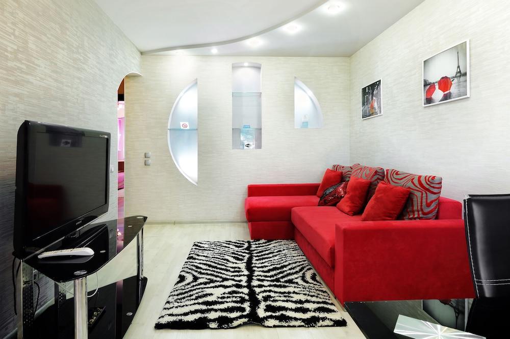 باول ماري أبارتمنتس أون شكالوفا