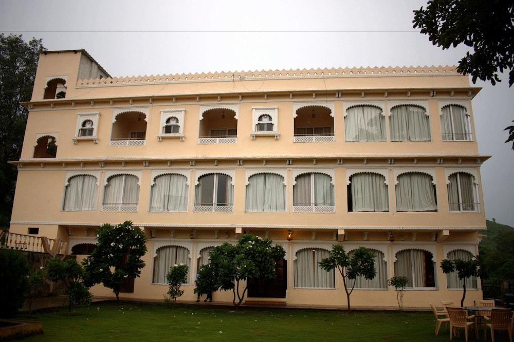 GenX Udai Valley Resort