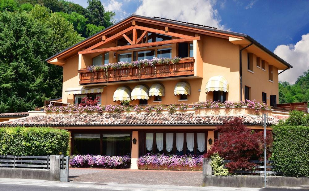 ألبيرجو دا جيلدو