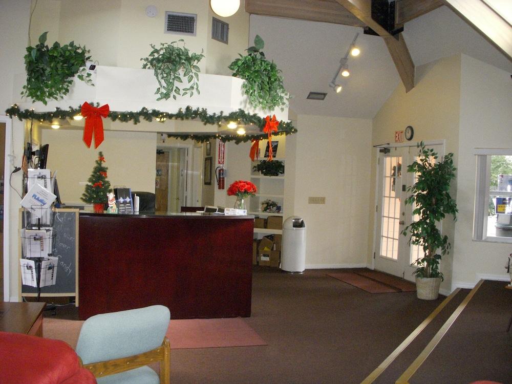 فلوريدا ديلوكس فيلاز، كونكوس آند هومز منطقة الاستقبال