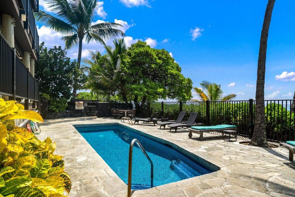 Big Island Kona Nalu 203 by Coldwell Banker Island Vacations