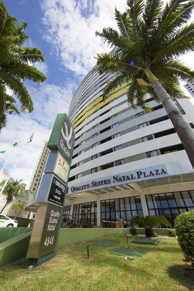 كونفورتافيل سويت نو كواليتي فيستا برايا المنطقة الخارجية