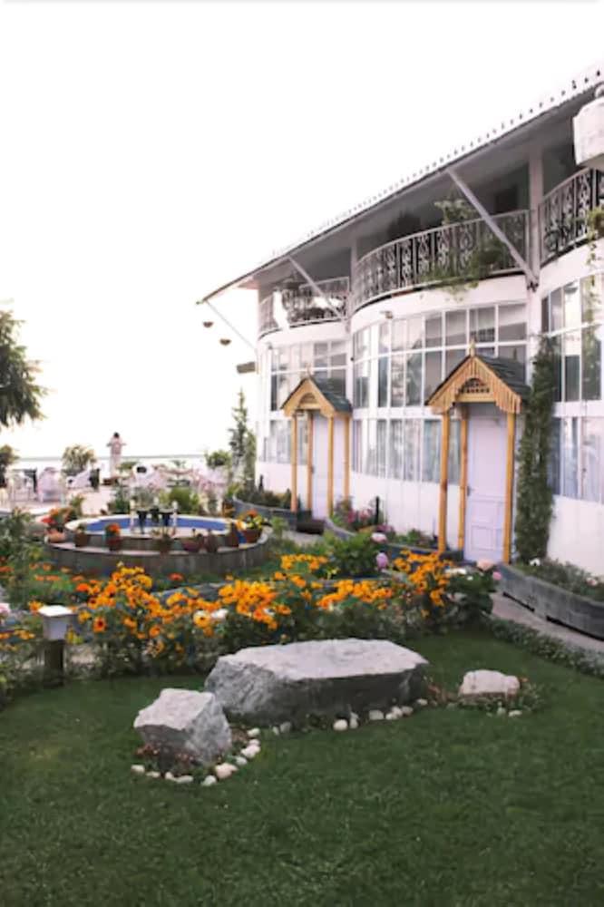 Hotel Mount View