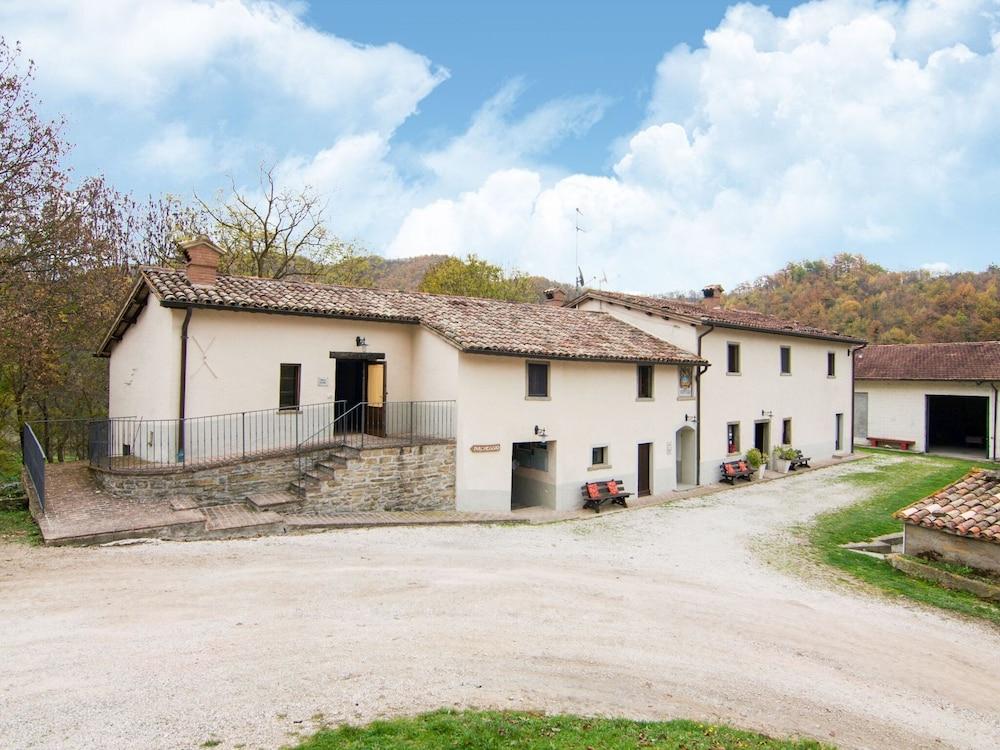 Fascinating Apartment in Borgo Pace With Barbecue Featured Image