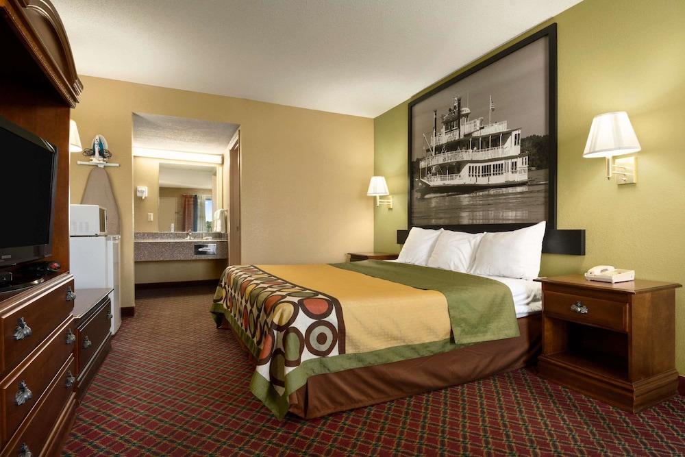 Super 8 by Wyndham Hattiesburg North/University Area