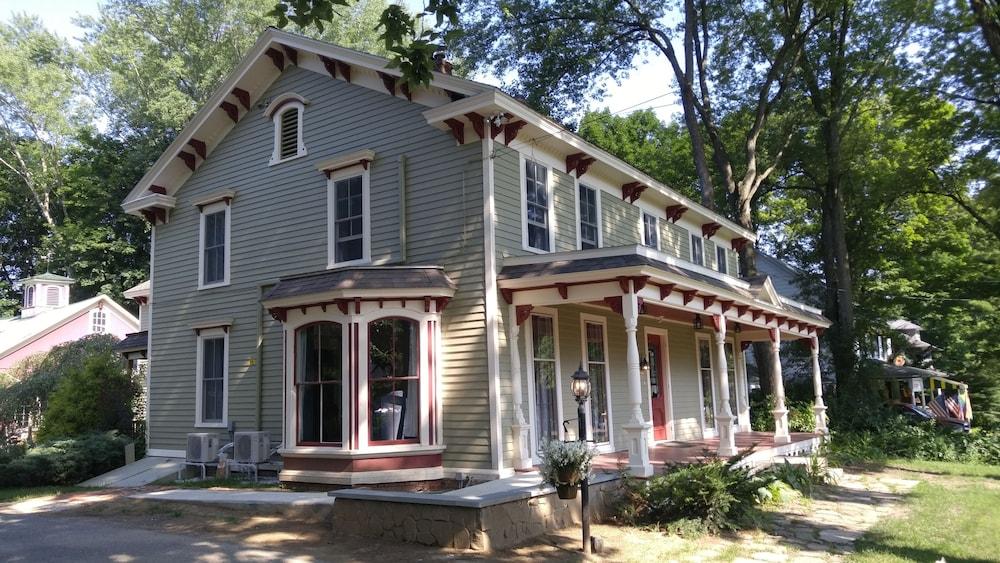 شيفيلد 1802 هاوس