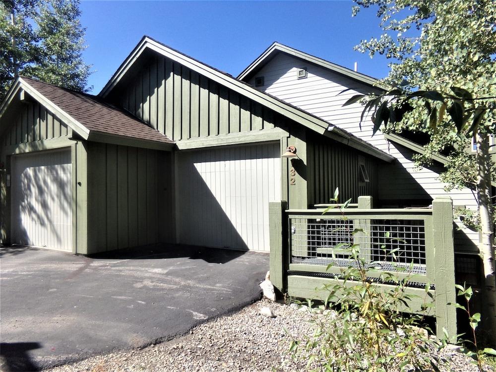 أنيمون تاون هوم 3 بد روم 3 باث روم