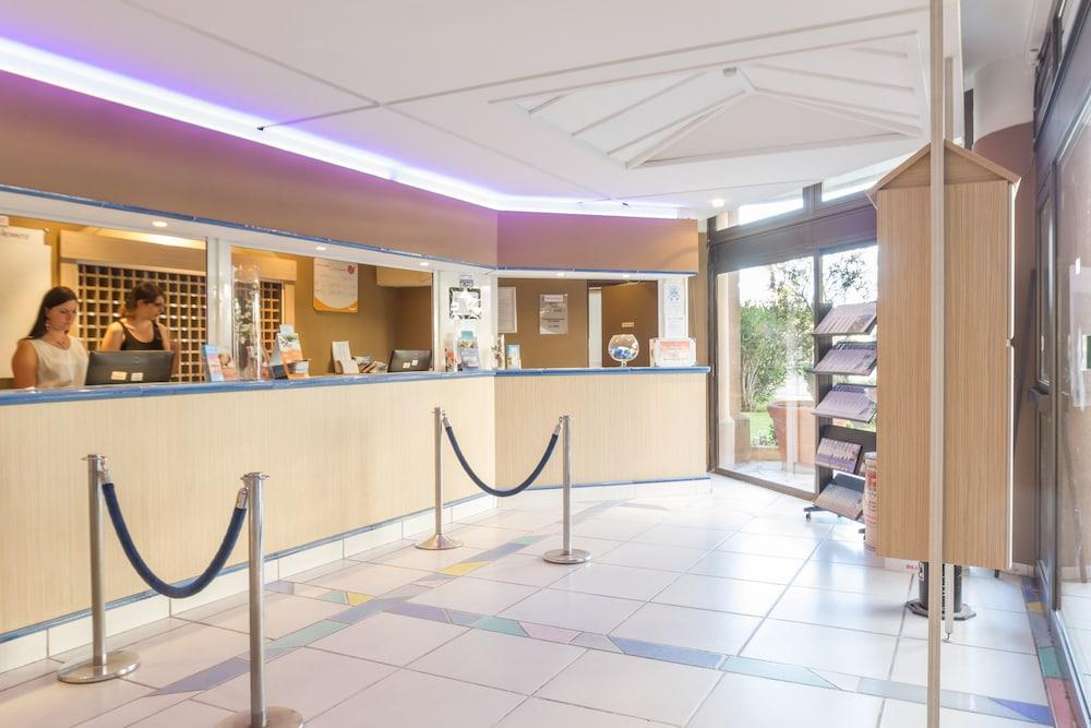 ريزيدونس بيير إي فاكونس كان فيريري منطقة الاستقبال