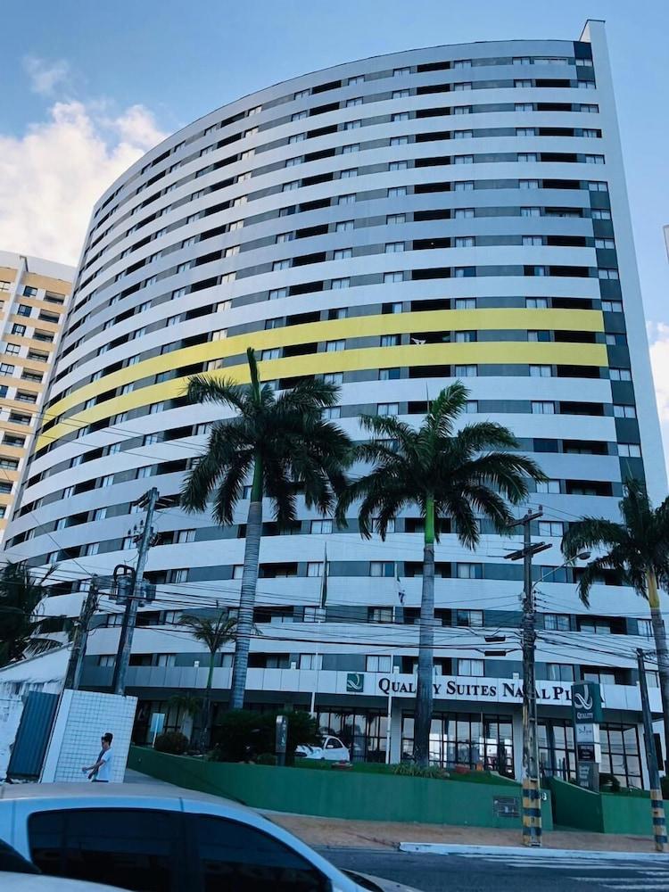 كونفورتافيل سويت نو كواليتي فيستا برايا المنطقة الخارجية