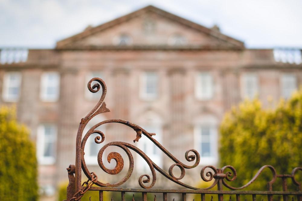 Springkell Exterior detail