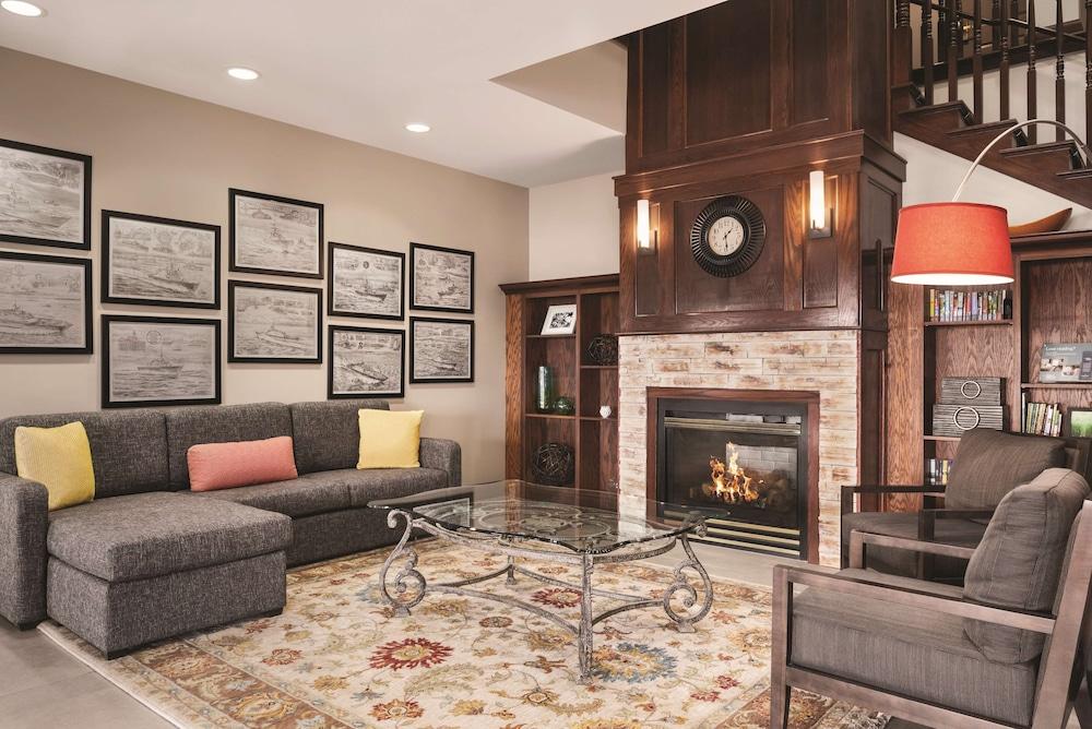 Country Inn & Suites by Radisson, Marinette, WI