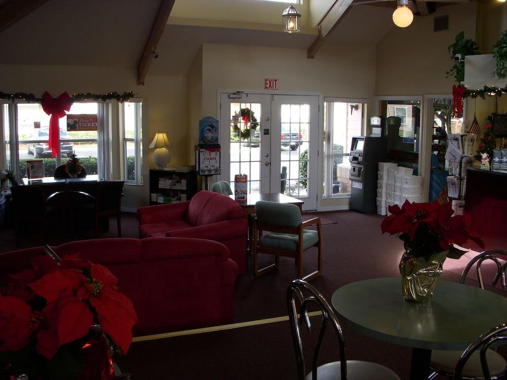 فلوريدا ديلوكس فيلاز، كونكوس آند هومز الردهة