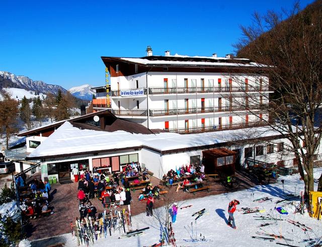 Hotel Bucaneve