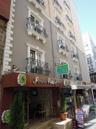 Flower Palace Hotel